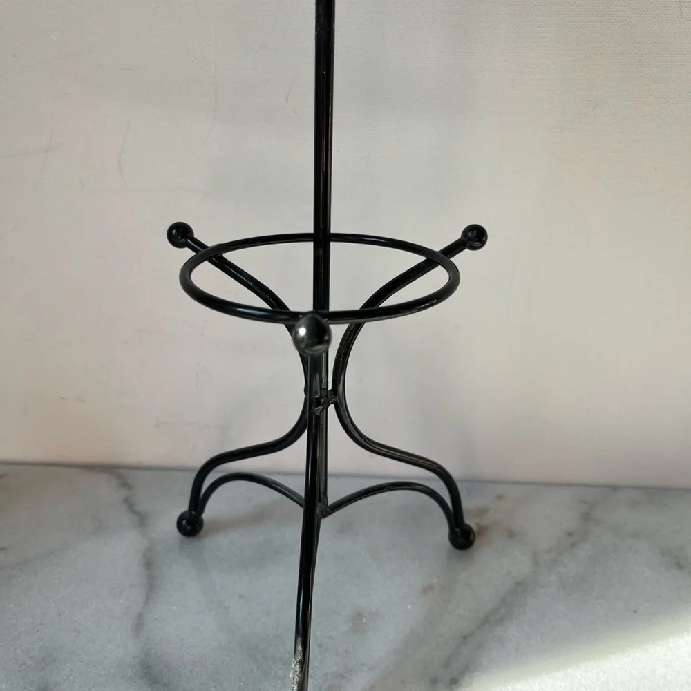 Spinning jewelry holder,display. Jewelry stand.